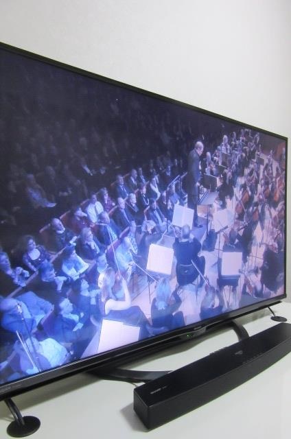 AQUOS 4K TV に AQUOS サウンドバー 凄く合うでしょ』 シャープ