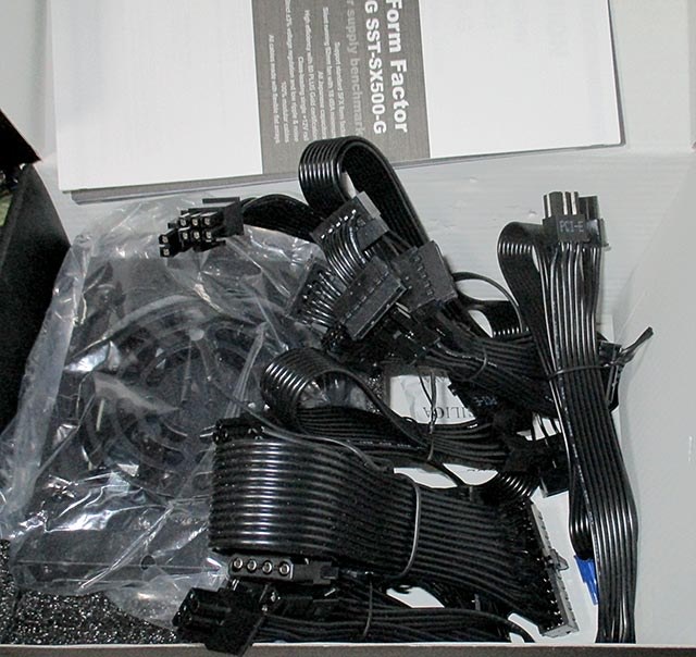 ミッドレンジ構成なら「ゆとり」の大容量SFX電源』 SILVERSTONE SST