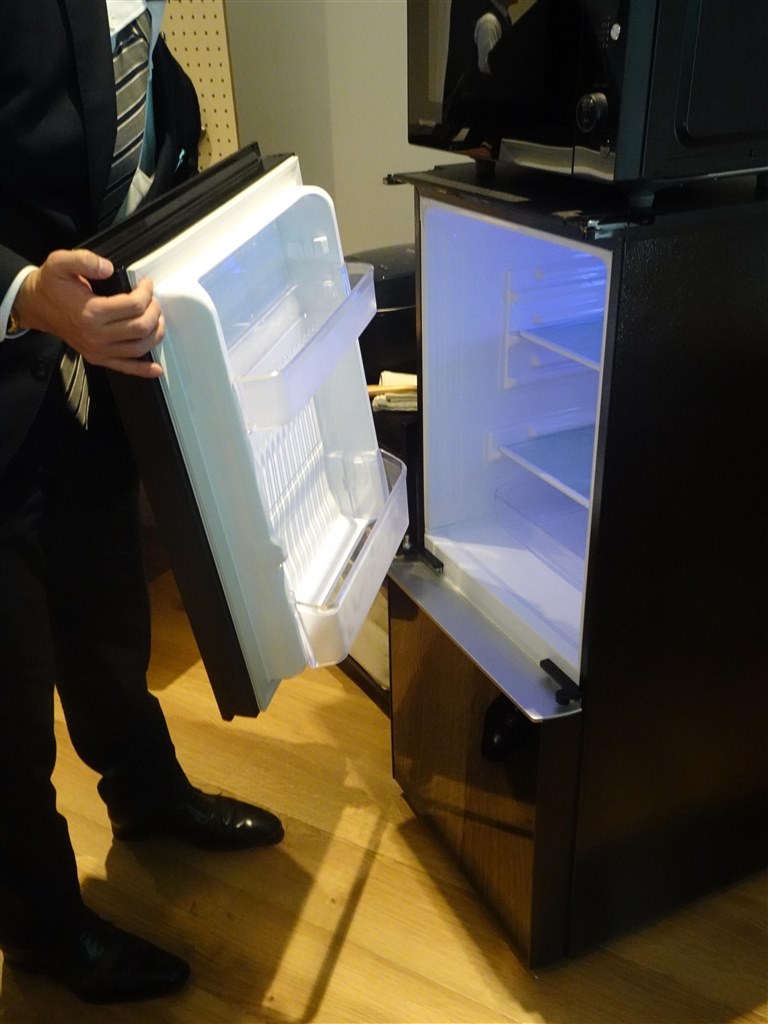 小型でも高級感抜群のシャープのデザイン冷蔵庫』 シャープ SJ-GD14F-B