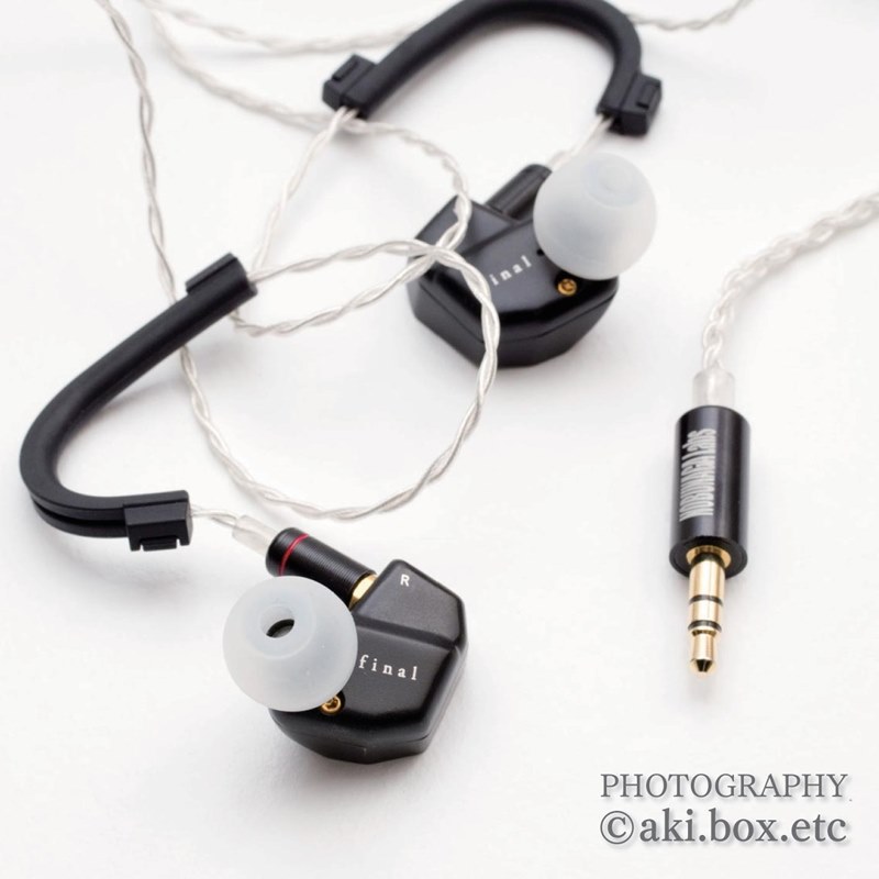 標準銅線ケーブルから、一段解像度を上げてくれる感じでした