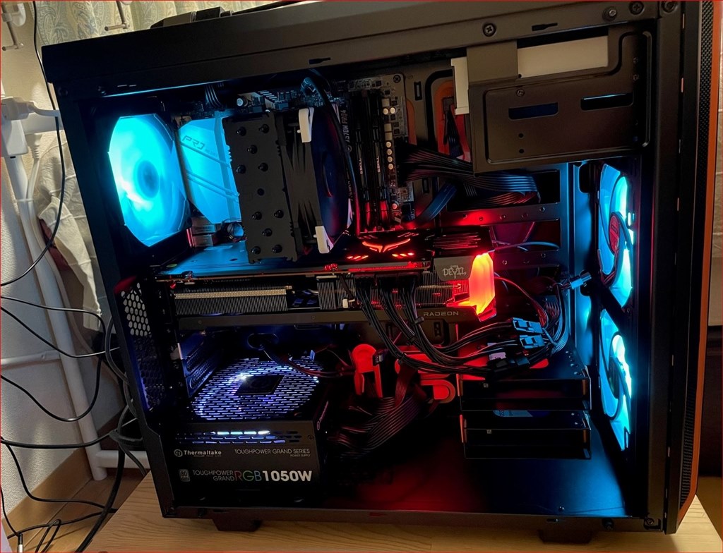 160mm長さ、1,050WのPLATINUM認証電源』 Thermaltake Toughpower Grand