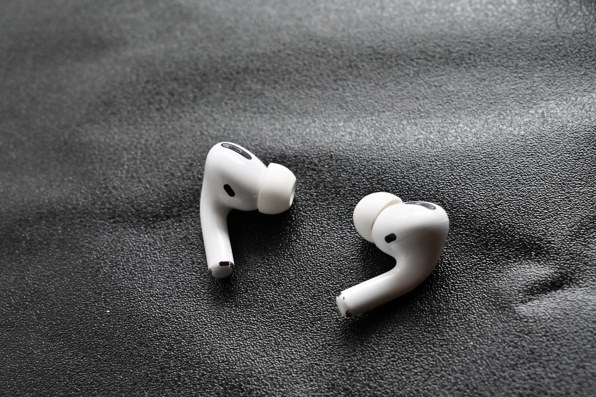 Apple AirPods Pro MagSafe対応 MLWK3J/A 価格比較 - 価格.com