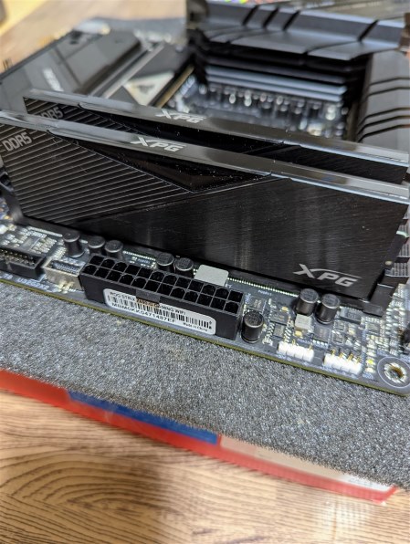 ADATA AX5U5200C3816G-DCLABK [DDR5 PC5-41600 16GB 2枚組] 価格比較