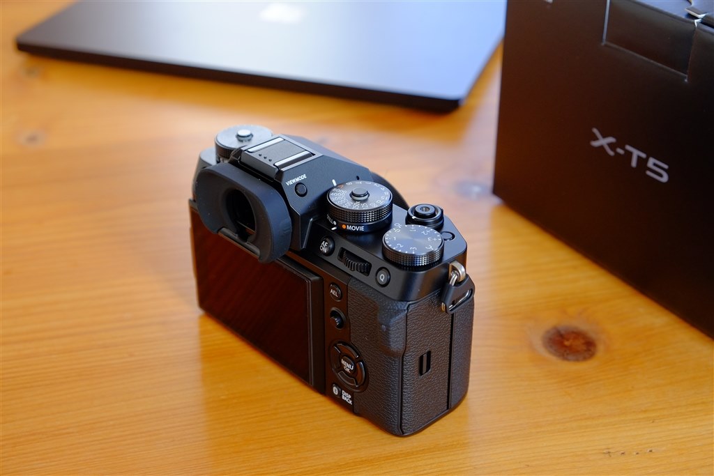 X-T1から7年ぶりのカメラ購入』 富士フイルム FUJIFILM X-T5 ボディ