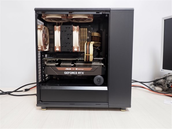 Fractal Design North TG FD-C-NOR1C-02 [ブラック/ダーク] レビュー