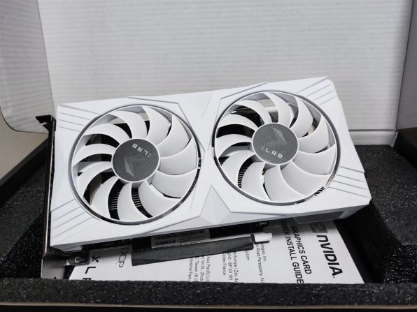 グラフィックボード・グラボ・ビデオカード PNY RTX 4060 8GB WHITE