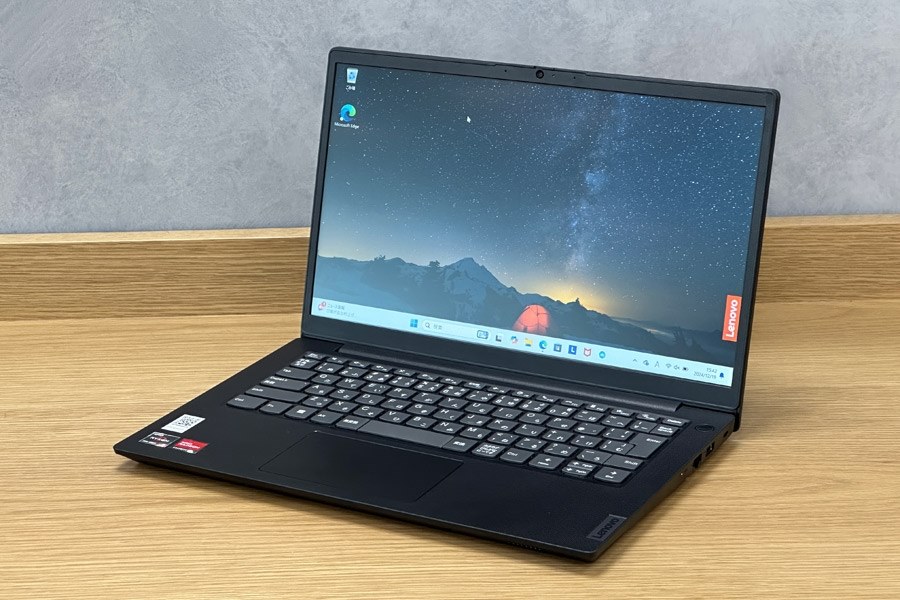 シンプルだけど、しっかり使える高コスパな14型ノートPC』 Lenovo