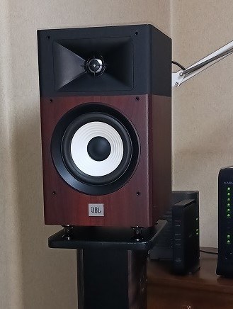 聴いていて思わず涙が出そうになる』 JBL STAGE A130 [ブラック ペア