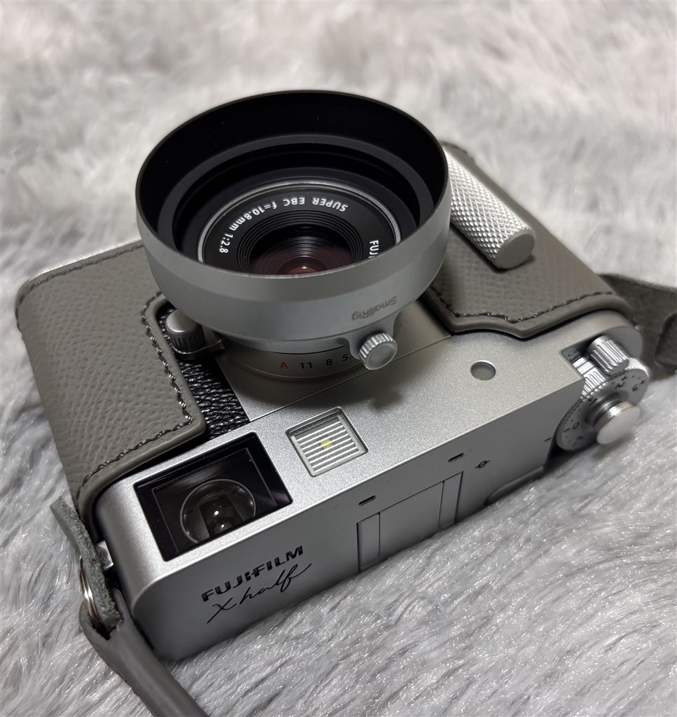 プラ感”の声は気にしすぎ』 富士フイルム FUJIFILM X-HF1 [シルバー