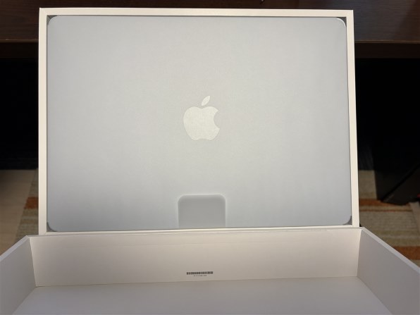 Apple MacBook Air 13.6インチ Liquid Retinaディスプレイ MW0Y3J/A