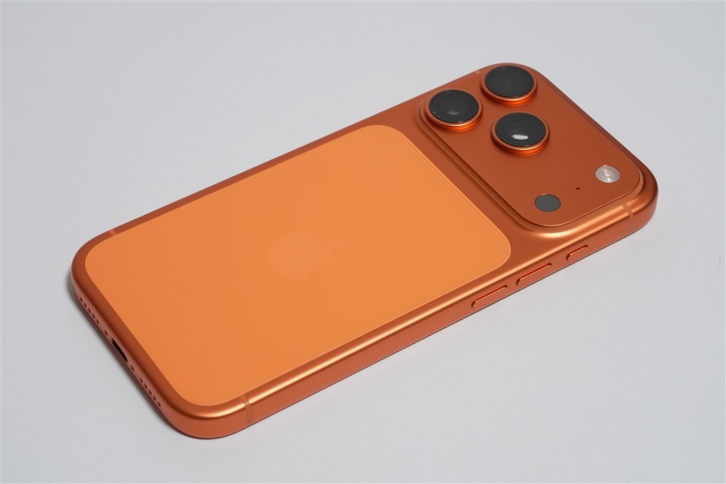 前モデルから劇的な進化は感じにくいが、性能・機能は成熟の域』 Apple