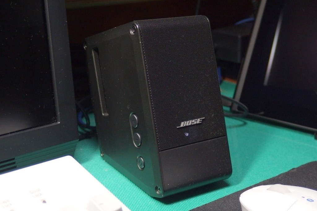 超小型デスクトップスピーカの最高峰。』 Bose M2 (Computer