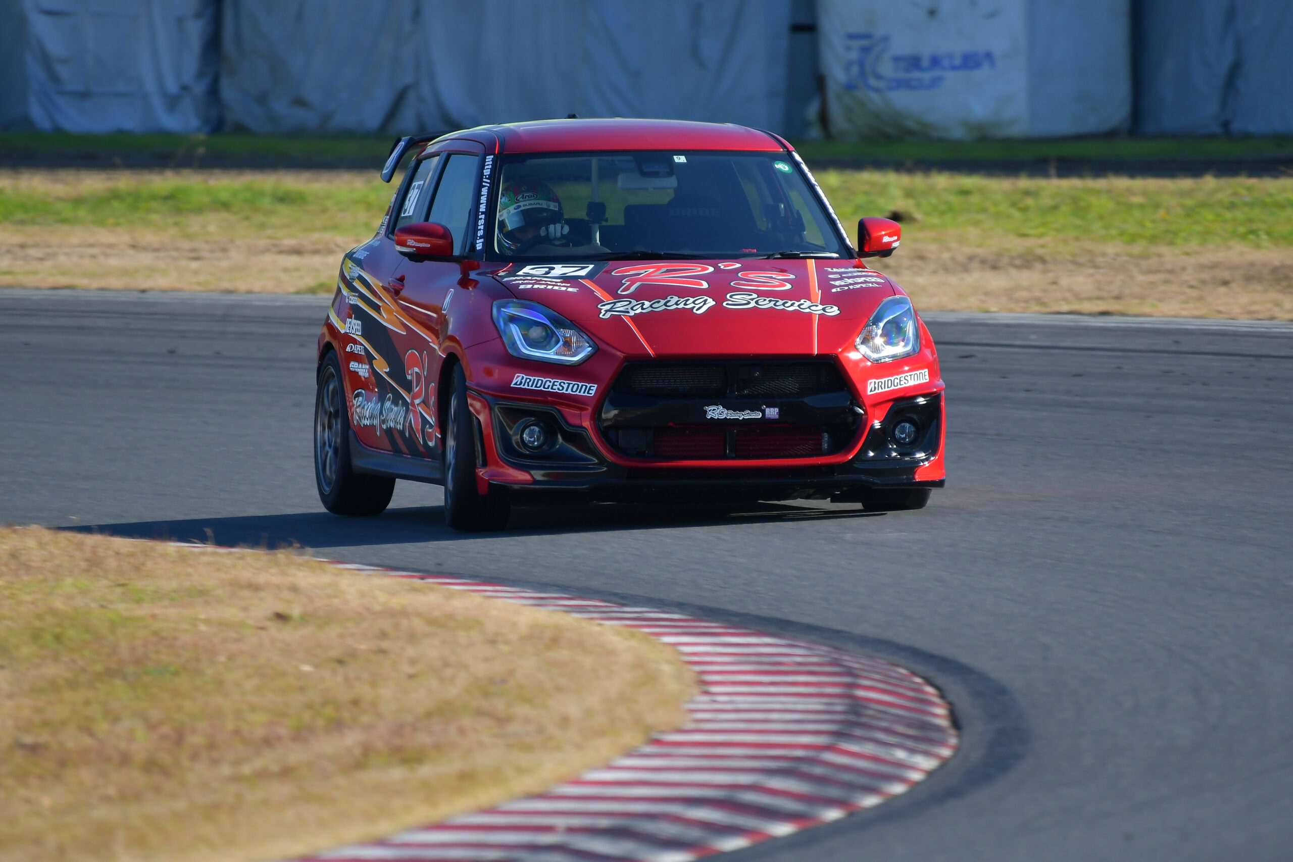 アールズ ZC33Sスイフトスポーツ「新車登場から5年超 原点回帰のライト