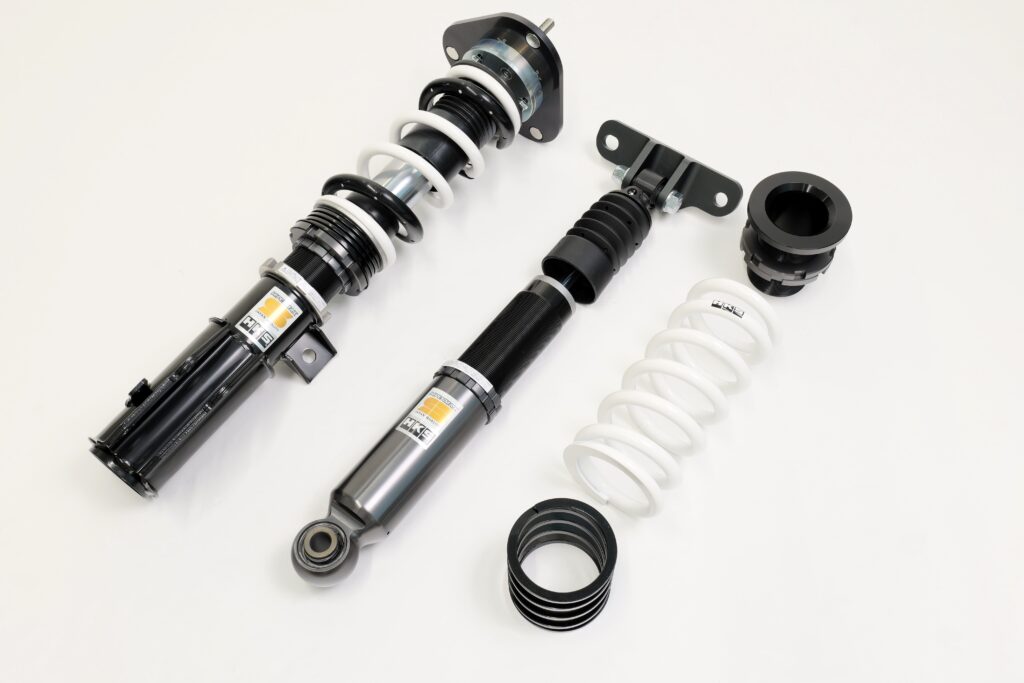 TOYOTAハリアー60系サスペンションキット 6 A 21 TOKICO TOYOTA