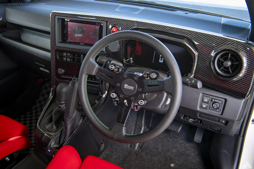 東京オートサロンで実車を間近で見られる！ オートバックスの最新