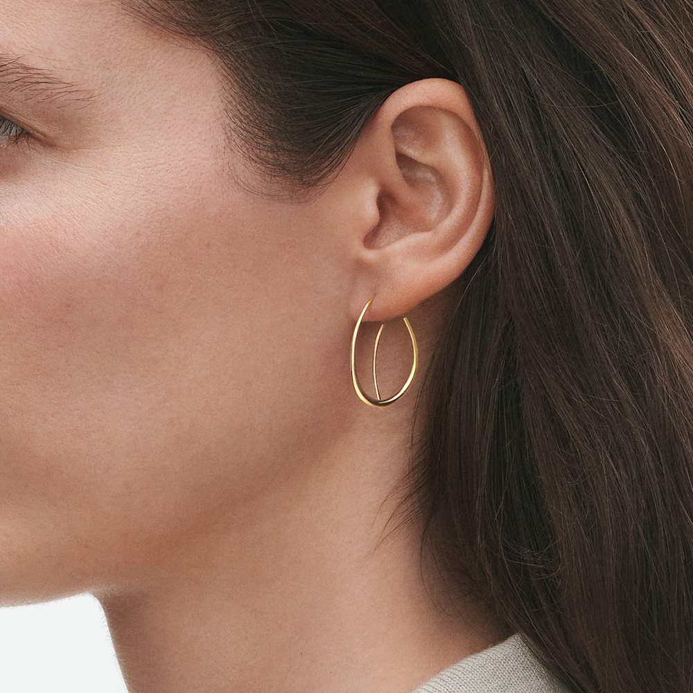 OFFSPRING earhoop, contemporary but classic gold hoop earring