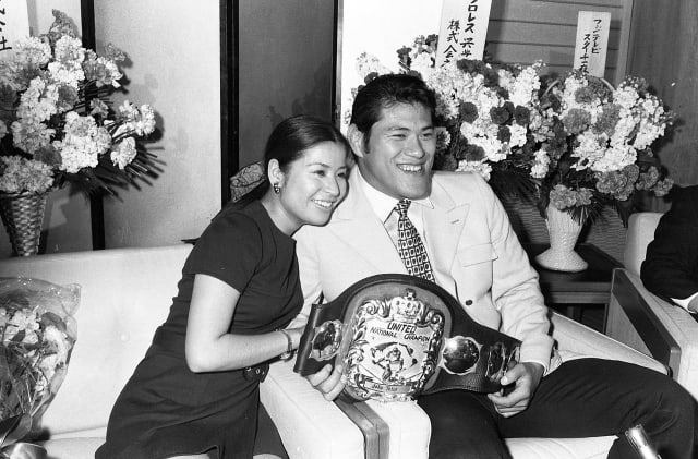 写真】アントニオ猪木・倍賞美津子の《超豪華・1億円挙式》実弟が