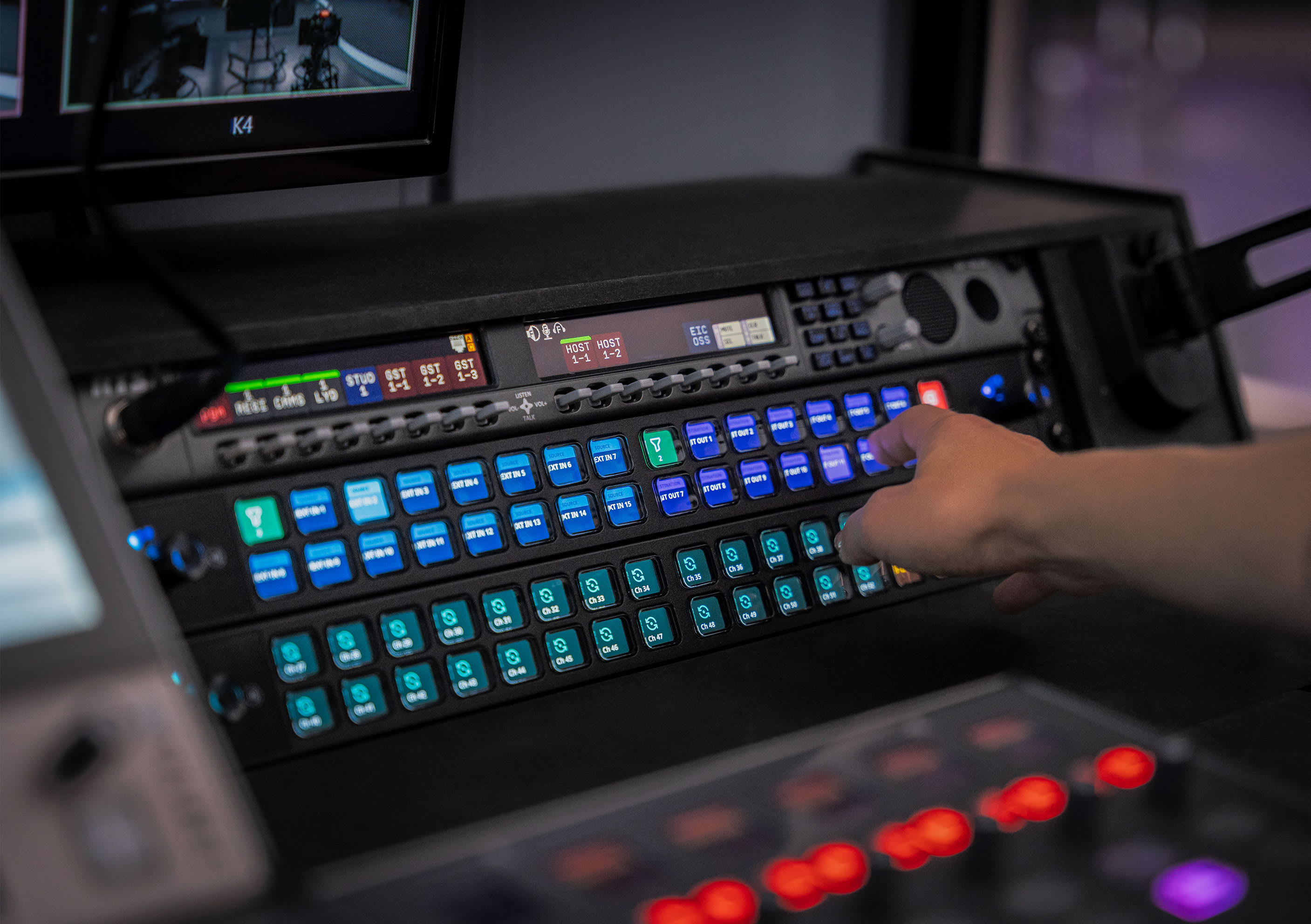 Stream Deck Studio | Customizable Control Surface | Elgato