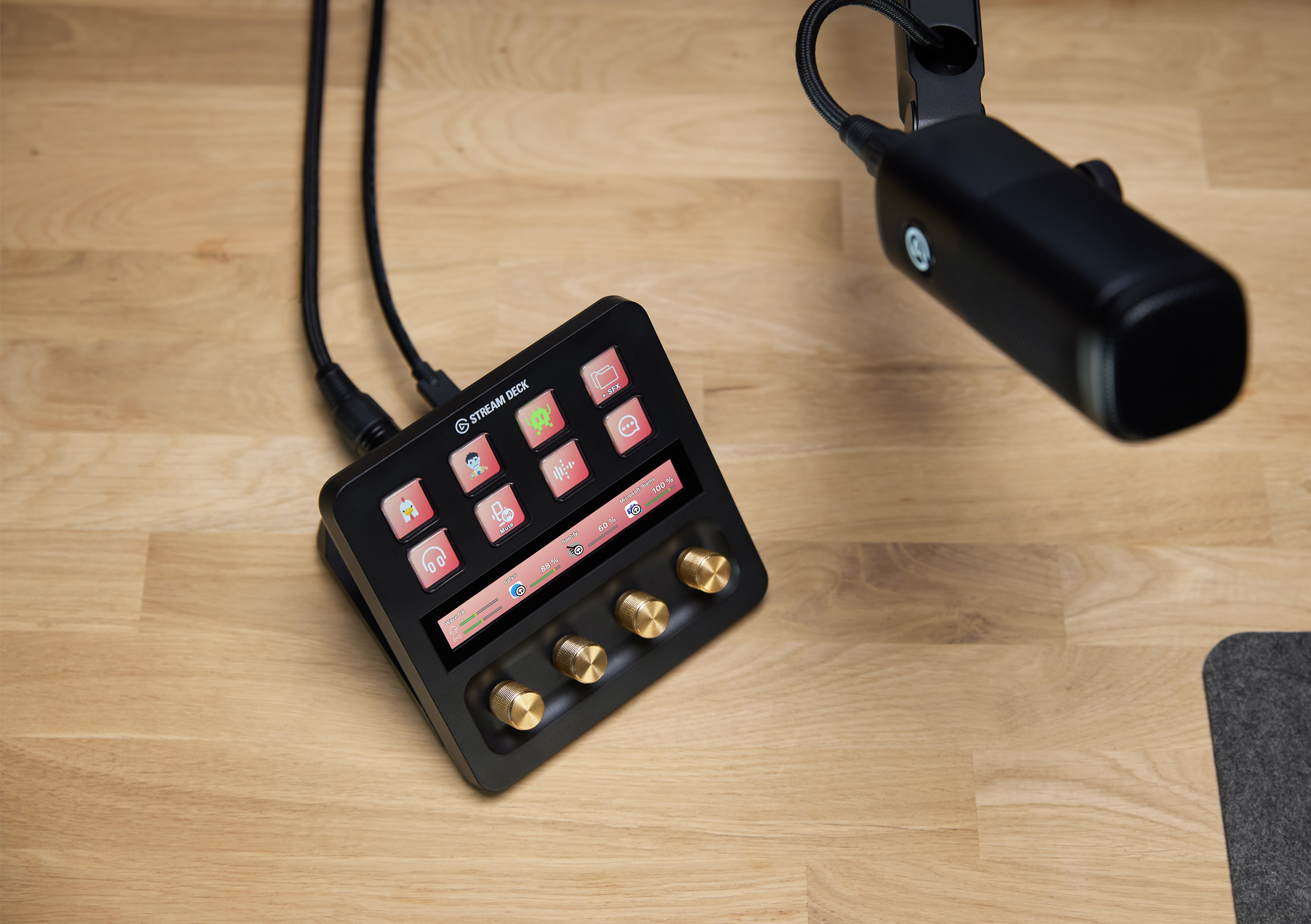 XLR Dock | Mic Interface for Stream Deck + | Elgato