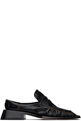 Miistaのブラック Isla ローファーがセール中