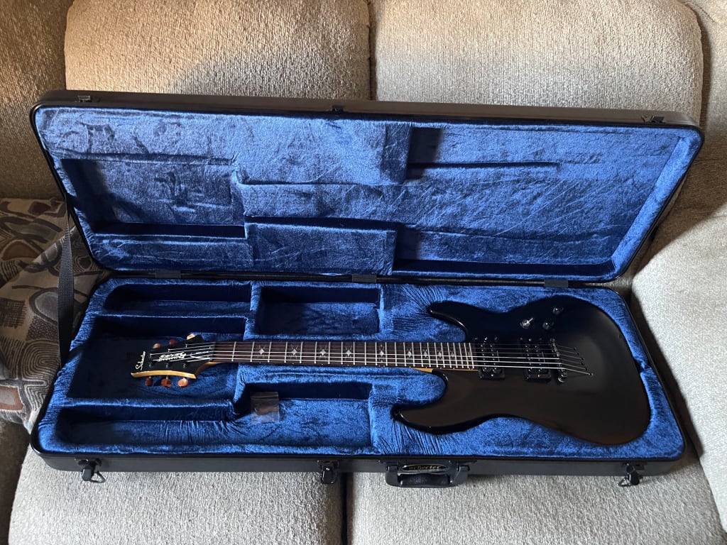 Schecter Guitar Research Diamond Series SGR-1C Molded Guitar Case