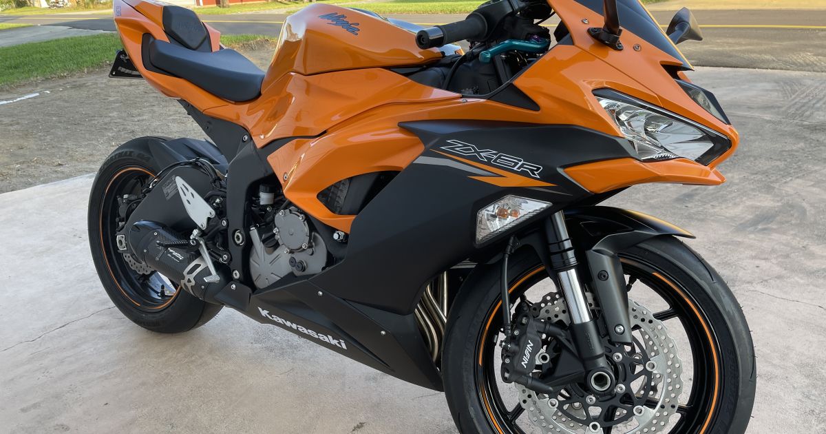 2020 Kawasaki Ninja ZX-6R Motorcycle Rental in Port Orange, FL m