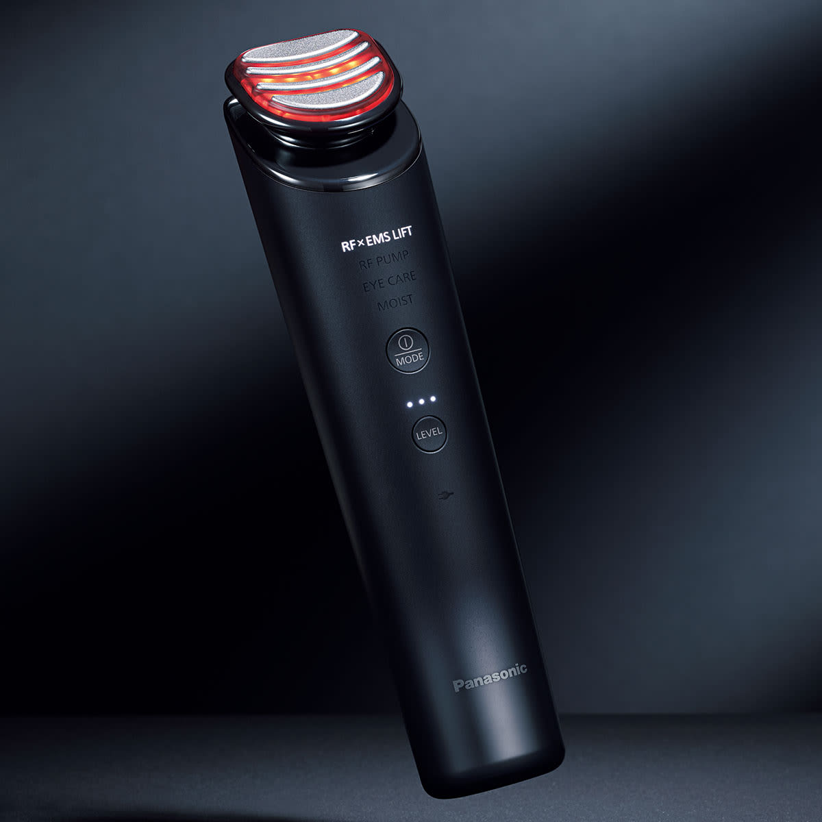 美顔器の到達点へ】パナソニック初のテクノロジーが集結した最新ギアで