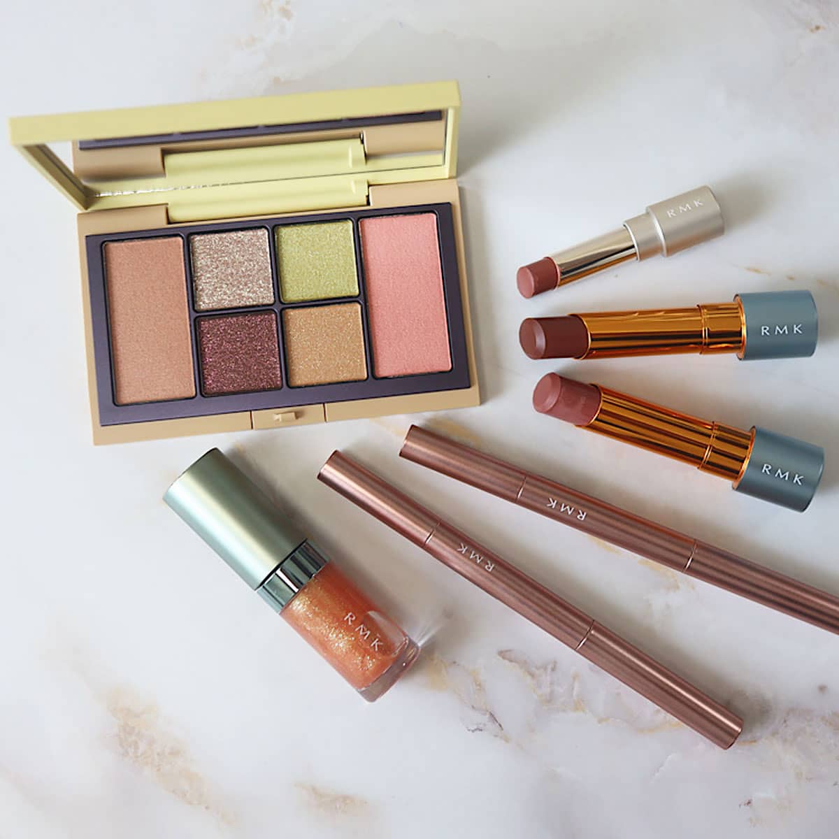 RMKの「2025年クリスマスコフレ」全色スウォッチ！イエベ、ブルベ別の