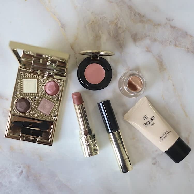 エレガンスの「2024年クリスマスコフレ」全色スウォッチ！イエベ