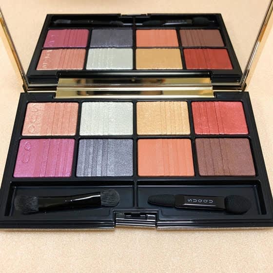 クリスマスコフレ・ホリデー2020 SUQQU】スックの8色のアイパレットは