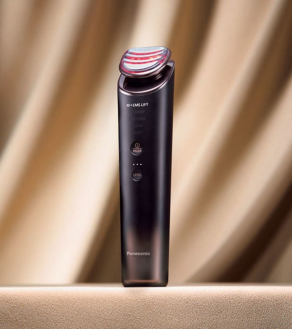 60年以上にわたる美顔器研究が生んだハイパワーが叶える、至宝の自宅