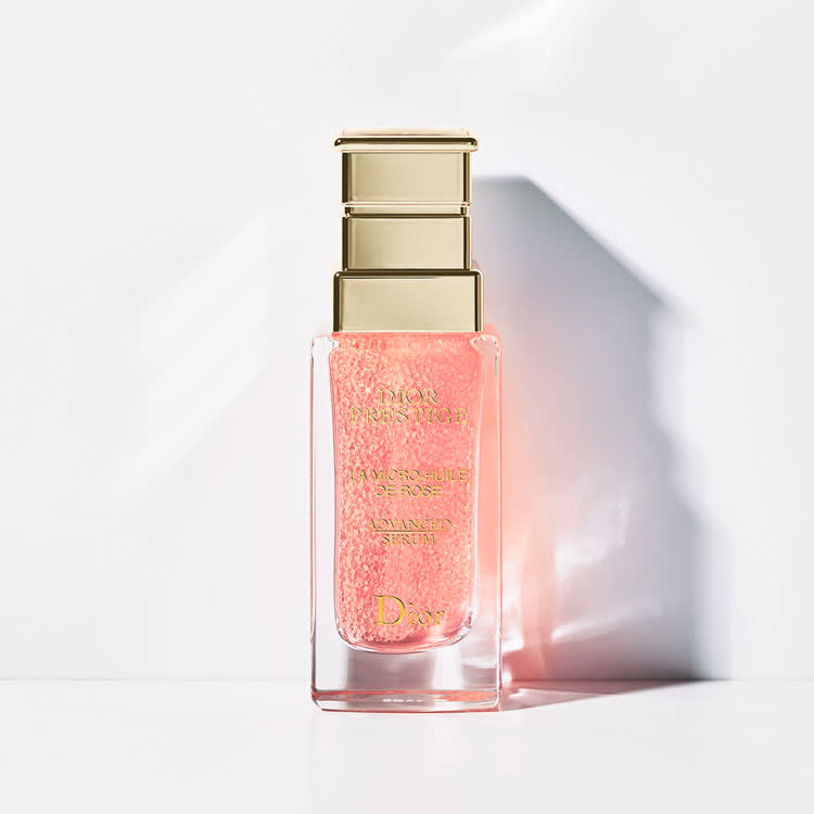 ベストコスメ高級スキンケア部門1位！ディオールのバラのプレ美容液で