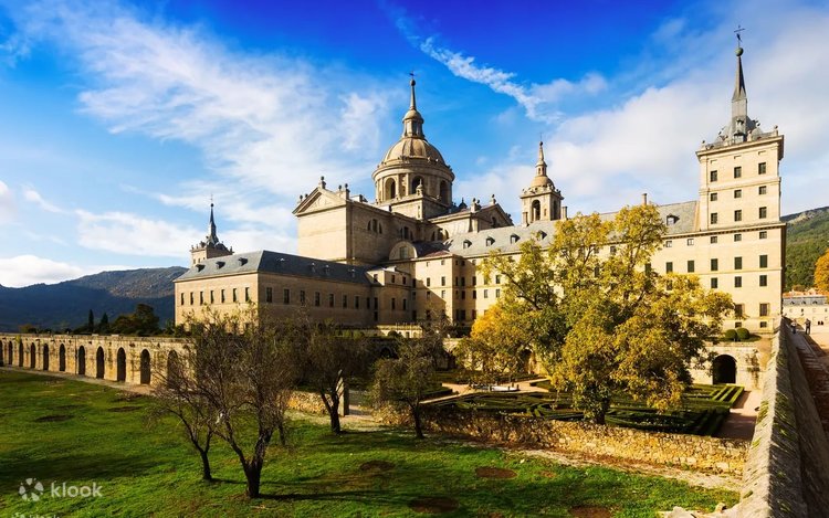 エル・エスコリアル町 日帰り旅行＆戦没者の谷ツアー | Klook
