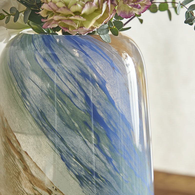 青緑色 陶器 花瓶 円形模様 青緑色の陶器花瓶 青磁