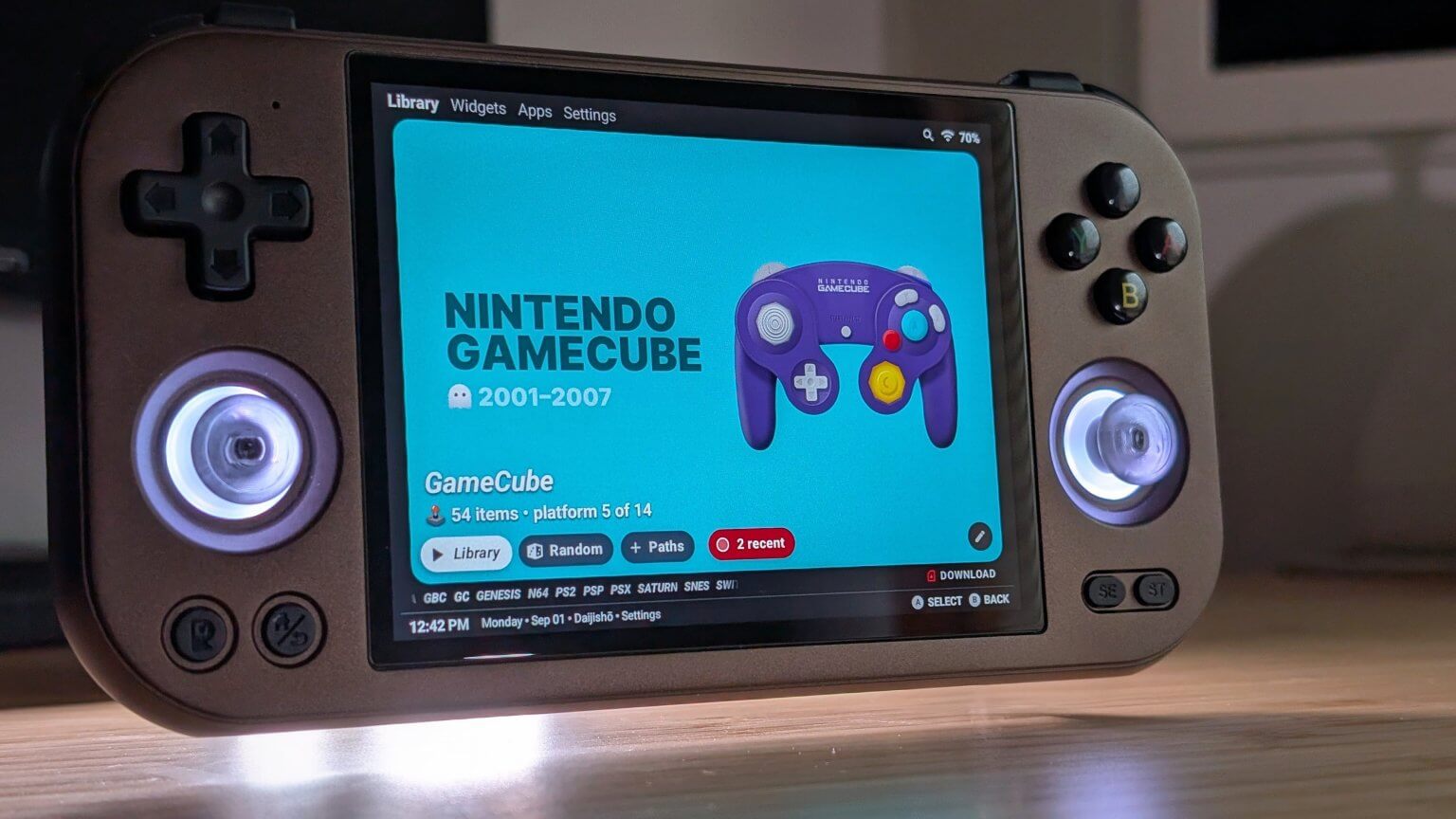 Anbernic RG477M Review: It's Better Than You Think | Retro Handhelds