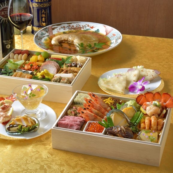 特大フカヒレ付・送料無料・数量限定】『礼華』中華おせち 三段重（31