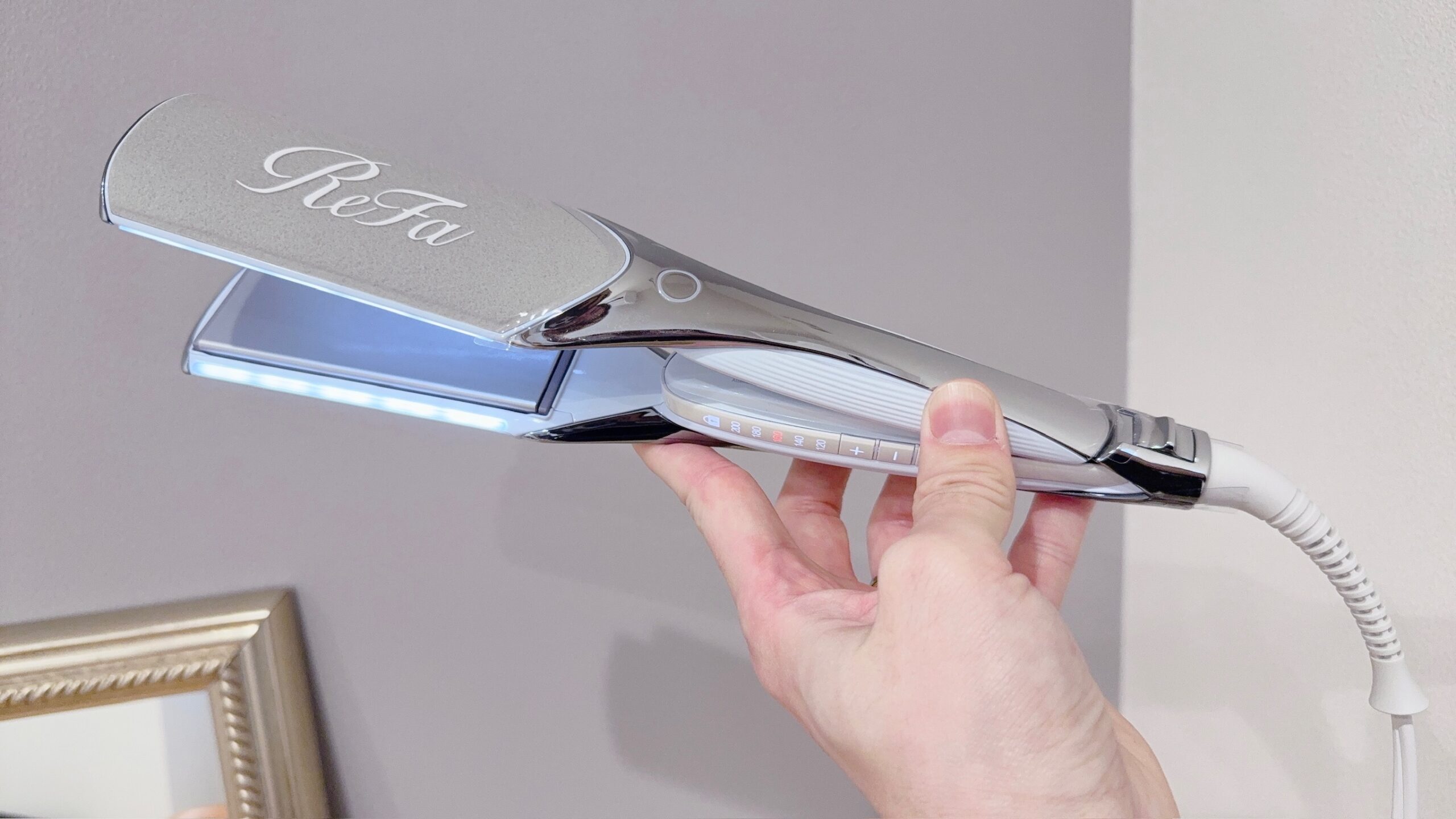 リファ ストレートヘアアイロン 箱無し 箱不要で1,000円OFF‼️】ReFa