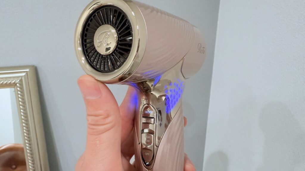 2025新作】リファドライヤーSEを美容師が口コミ評価！違いや使い心地を