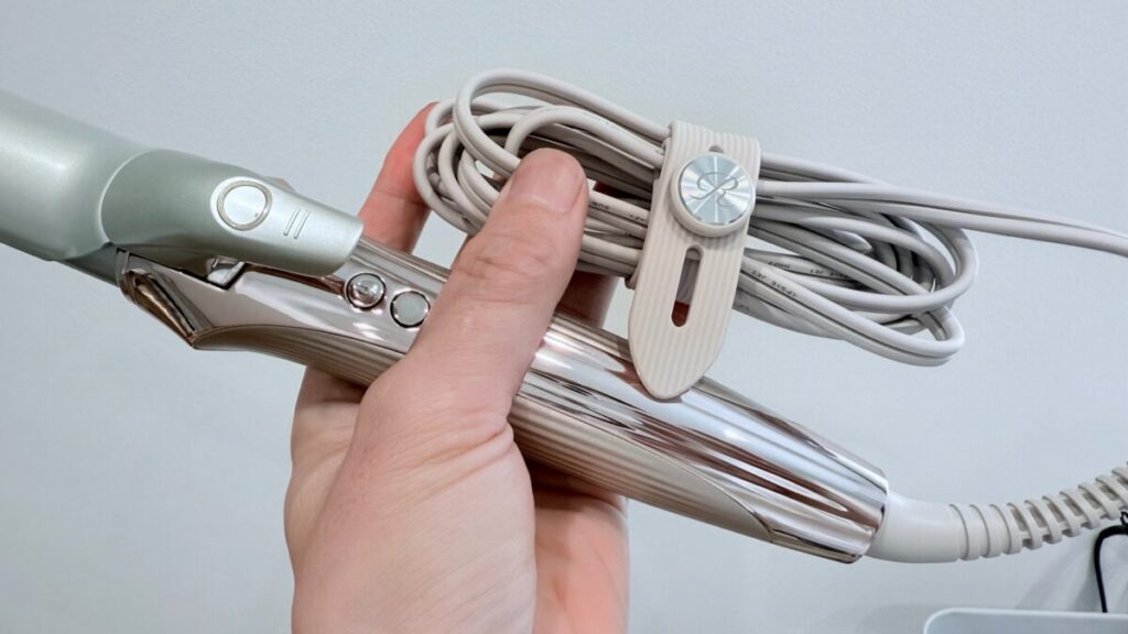 リファ新作プロプラスの違いは？ストレートアイロン＆コテの比較点を