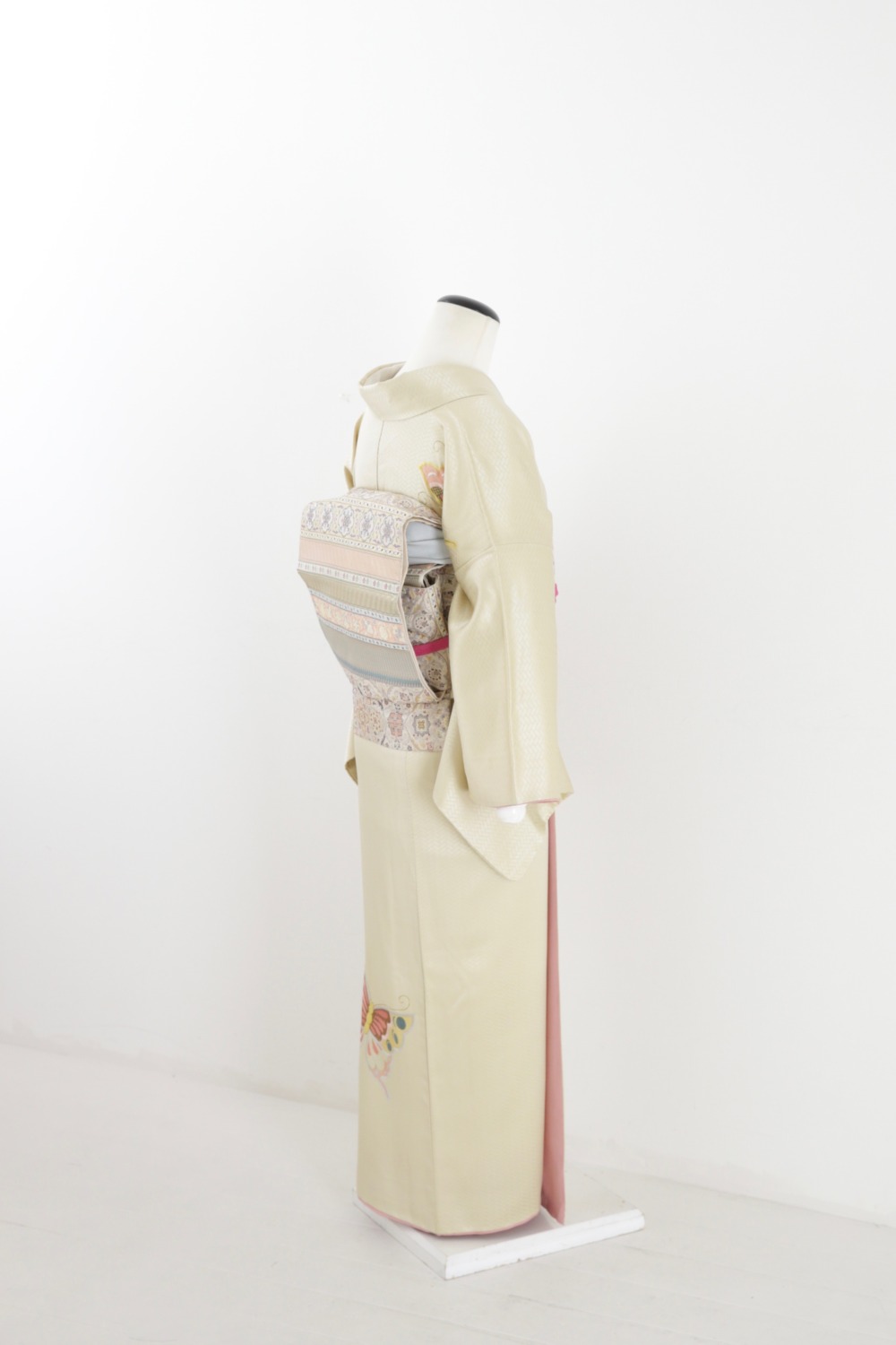 クリームイエロー地蝶々刺繍訪問着 - きもの六花（ricca） | 大阪市北