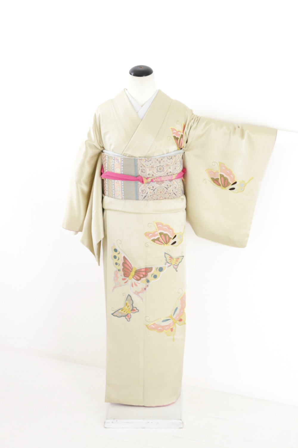 クリームイエロー地蝶々刺繍訪問着 - きもの六花（ricca） | 大阪市北