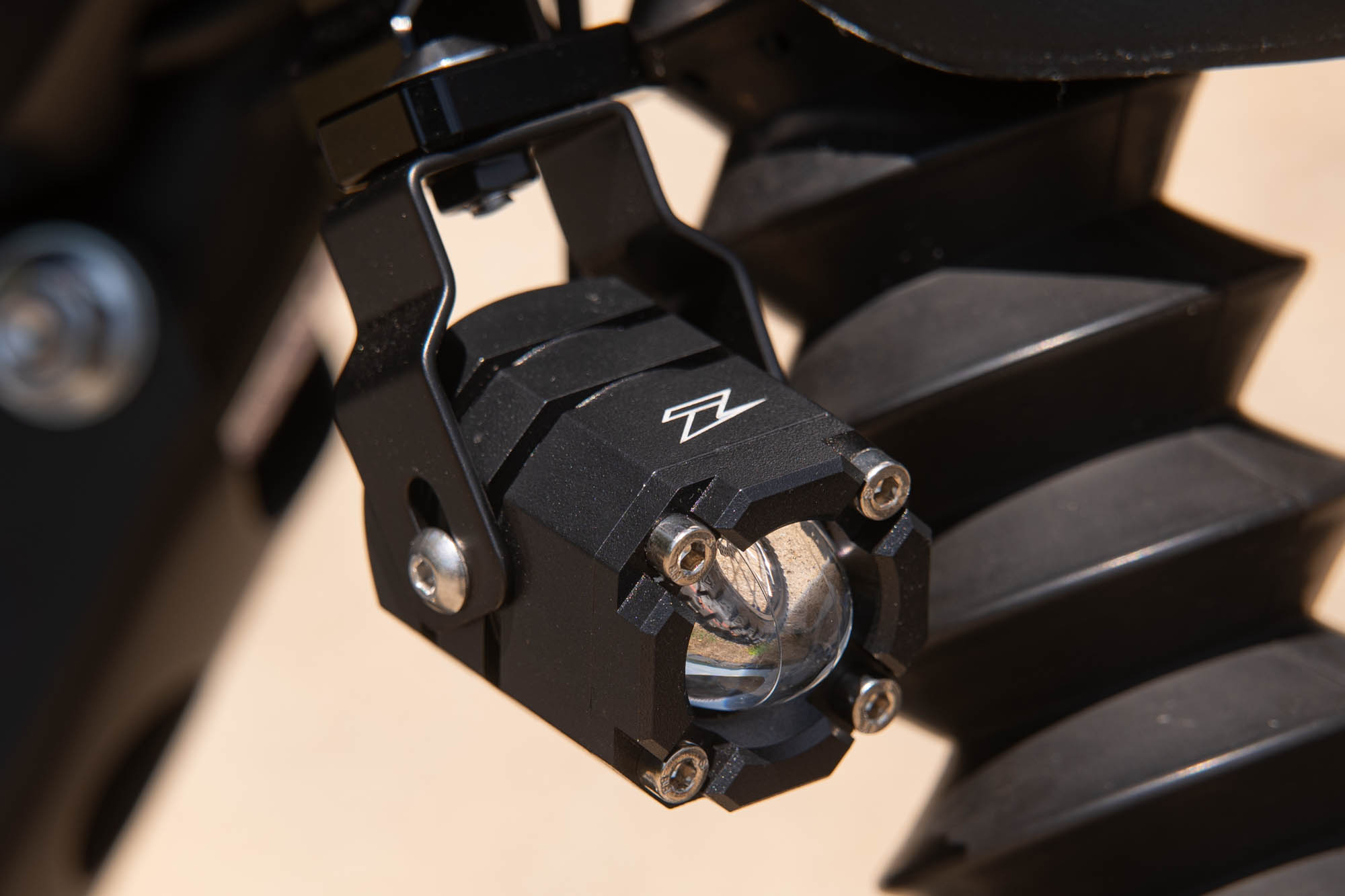 セロー250で試す、ZETA RACING LEDフォグライト徹底レビューと