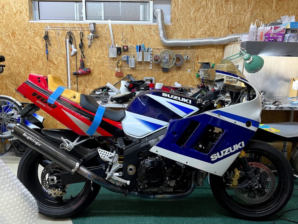 妄想.JP | 【クラシックカスタム】GSX-R1000K3 GV73カウルスワップ！①
