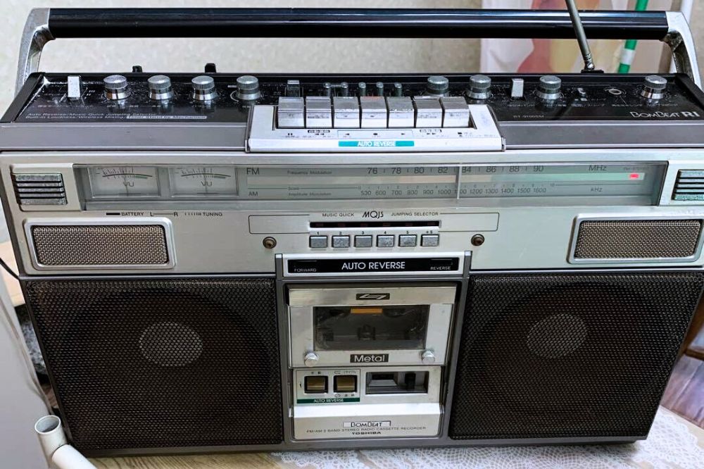 TOSHIBA RT-9990SM ラジオ・カセットプレーヤー TOSHIBA 東芝 RT