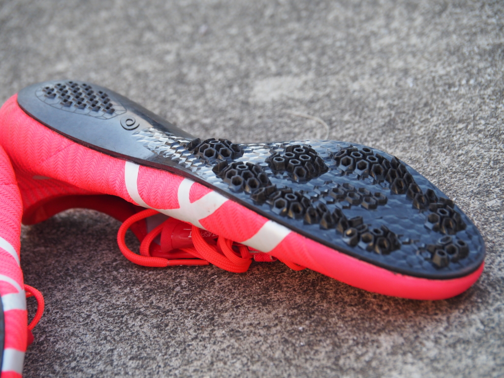 レビュー】「メタスプリント」はガッチガチなのに走りやすい！だけど