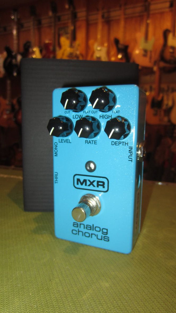 MXR Analog Chorus Blue – Rivington Guitars