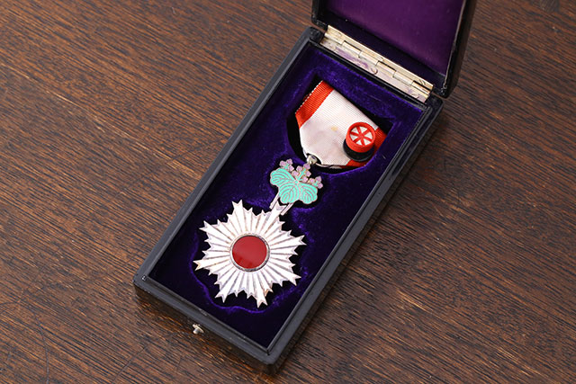 千葉県】勲六等単光旭日章(旭日単光章)略章のセットを出張買取しました