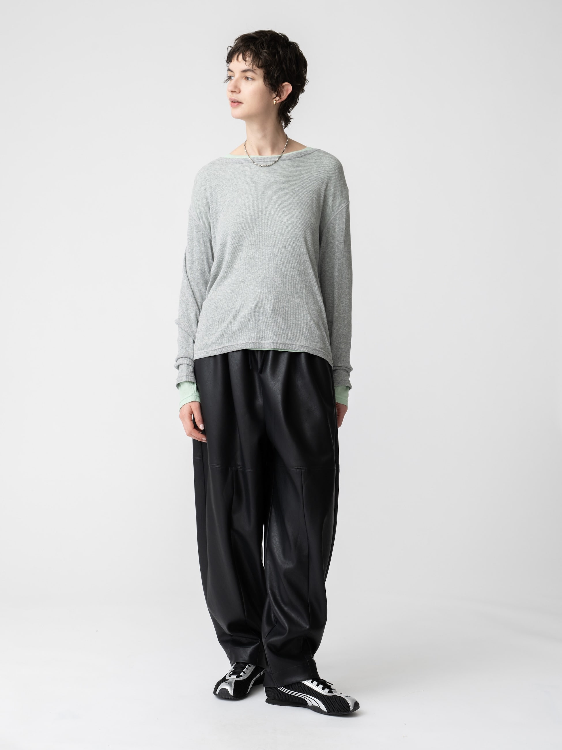 フェイクレザーバレルパンツ｜RHC(アールエイチシー)｜Ron Herman