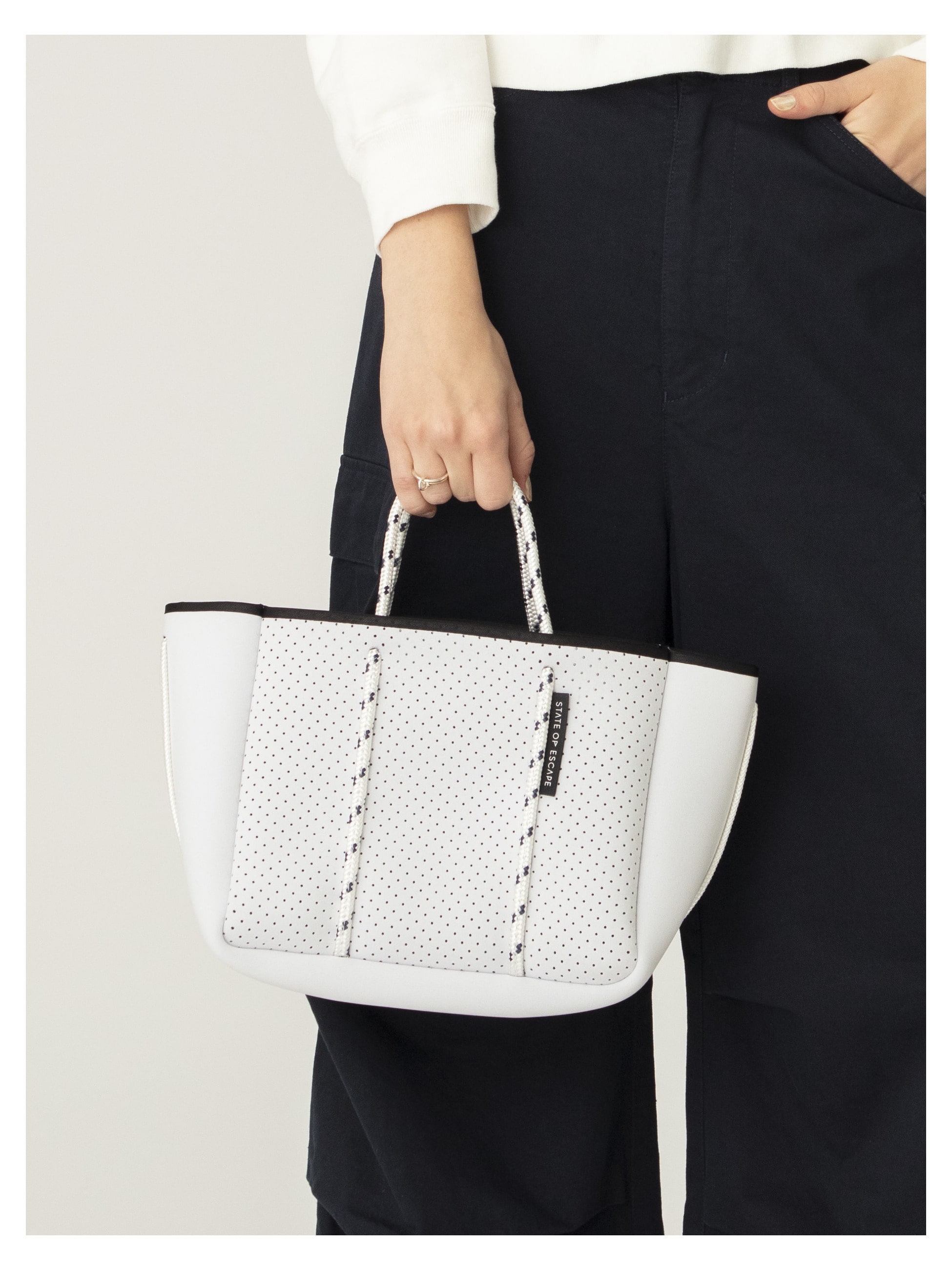 プティエスケープ (ホワイト)｜STATE OF ESCAPE(ステート オブ