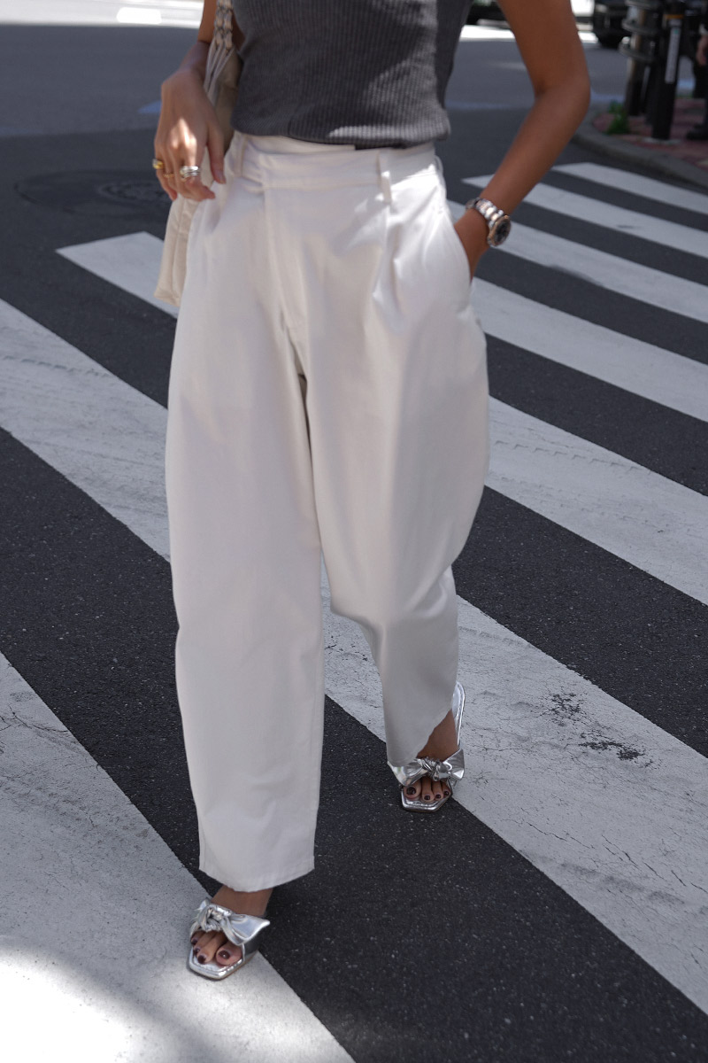 room306 CONTEMPORARY / Design Waist Curve Pants